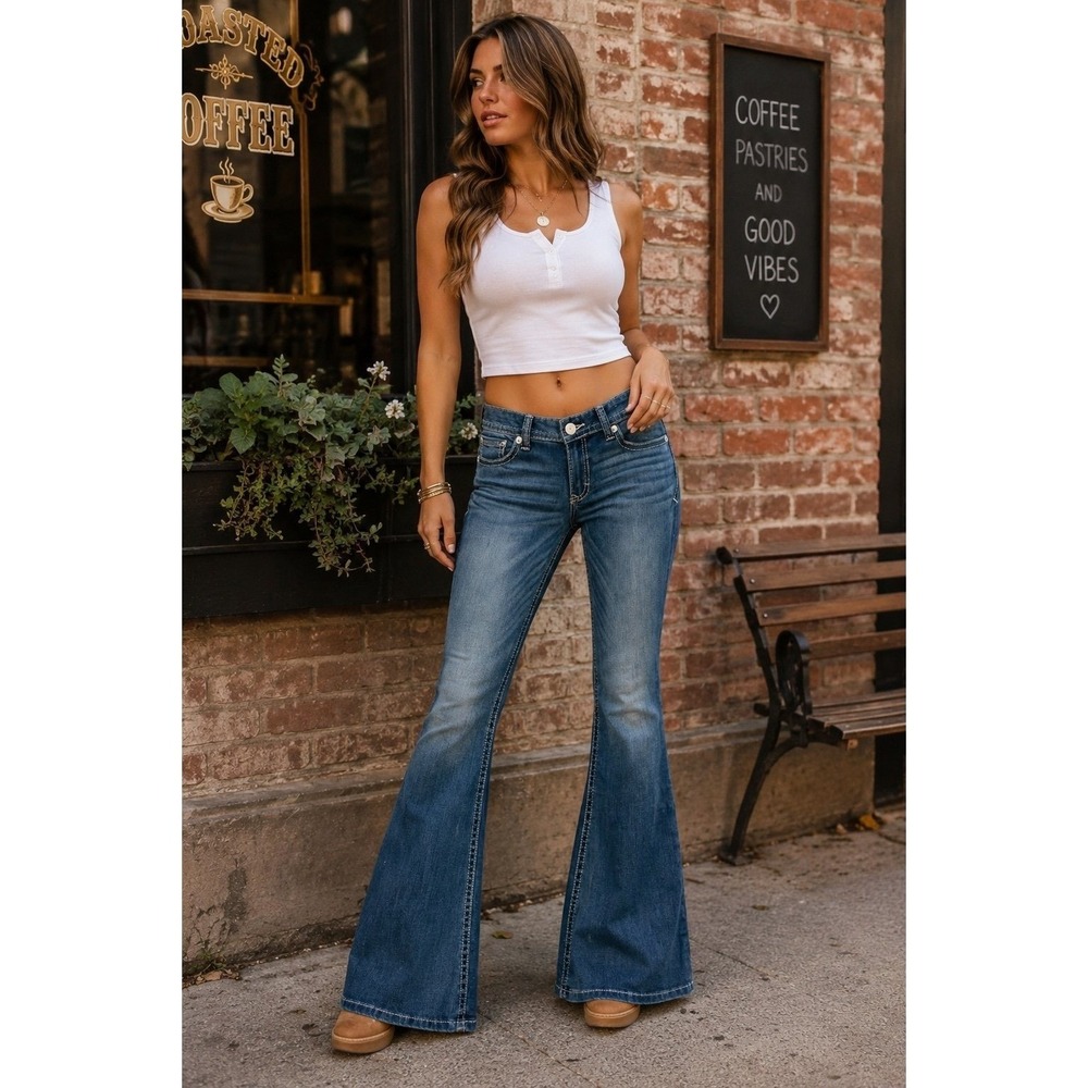 Express Bell Flare Low Rise Stretch Jeans Women's Size 10R Medium Wash Y2K Bootc